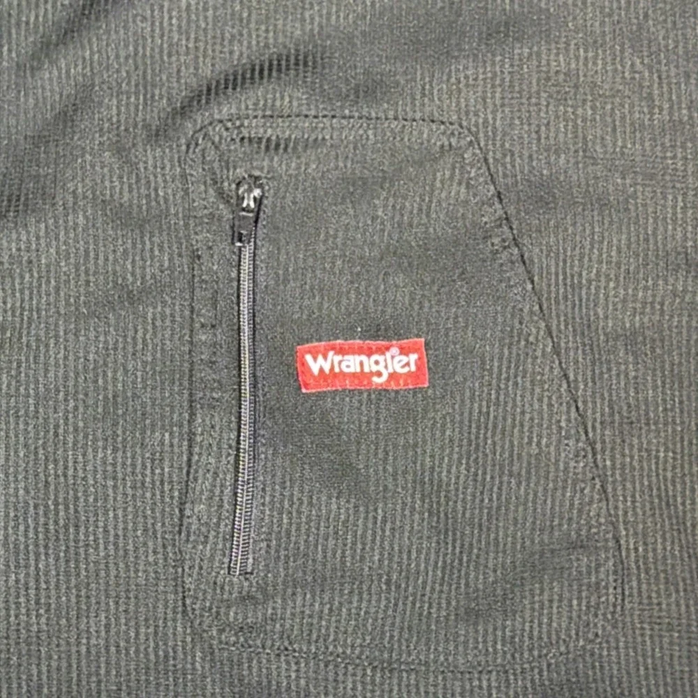 Wrangler Men's Medium Black Long Sleeve Waffle Thermal Crew Pocket Tagless Shirt